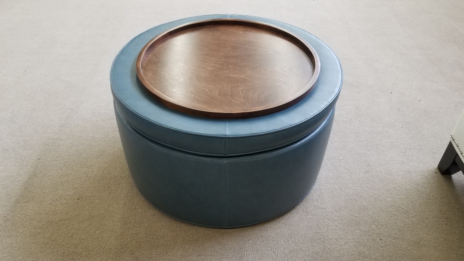 Round Flip-Top Storage Ottoman with Walnut Tray